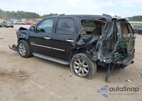 2010 GMC Yukon Denali z USA, uszkodzony, nr VIN 1GKUKEEFXAR131718